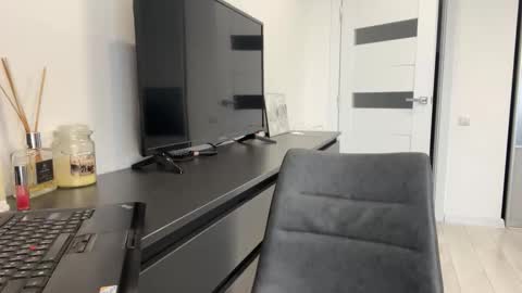 Snapshot of im_alisa_ chatting on September 2025 07:30:01 AM Alisa online show from September 2025 07:30:01 AM