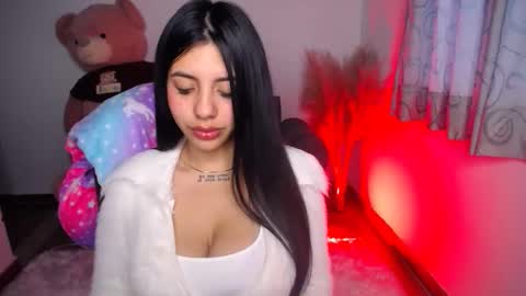 Alyn online show from November 2025 09:28:01 PM