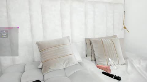 Snapshot of im_anniza chatting on November 2025 01:00:02 PM im_anniza online show from November 2025 01:00:02 PM