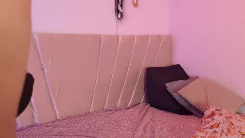 aurora online show from November 2025 09:26:01 PM