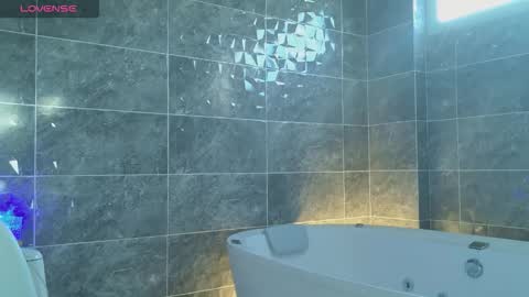 aurora online show from December 2025 09:08:02 PM