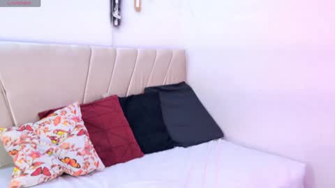 aurora online show from April 2026 07:19:02 PM