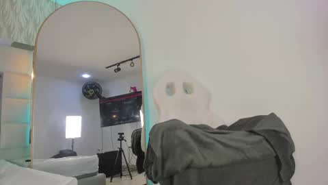 DAHLIA online show from September 2025 01:32:01 PM