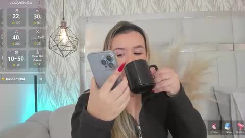 DAHLIA online show from December 2025 08:47:01 PM