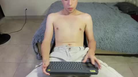 IM EMILIANOLUX online show from October 2025 07:58:01 PM