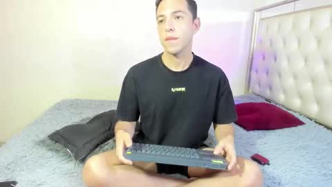 IM EMILIANOLUX online show from October 2025 09:11:01 PM