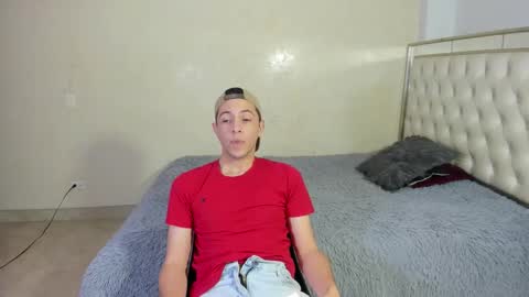 IM EMILIANOLUX online show from October 2025 07:40:01 PM