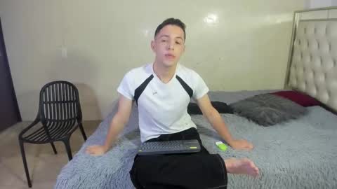 IM EMILIANOLUX online show from October 2025 08:31:01 PM