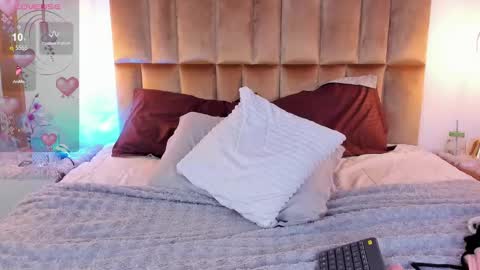 Anna  online show from December 2024 02:53:01 PM