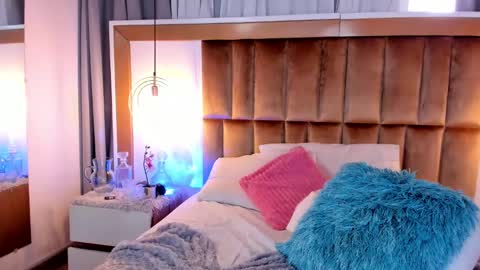 Anna  online show from January 2025 02:53:02 PM