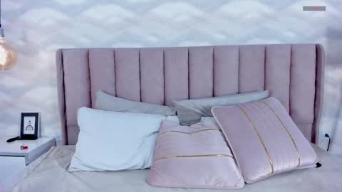 Giselle  online show from September 2025 05:40:02 AM