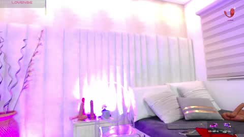 Helina online show from May 2026 12:43:02 PM