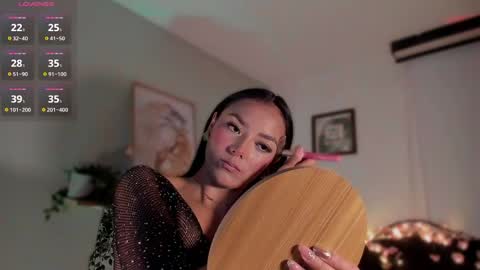 Snapshot of im_isabellaa chatting on April 2026 11:16:01 PM Isa online show from April 2026 11:16:01 PM