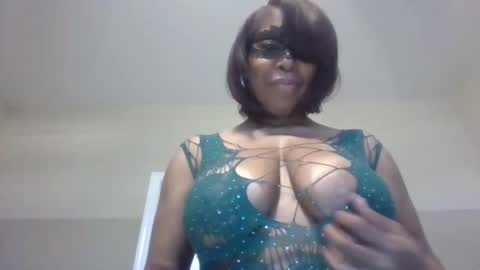 Snapshot of im_laa30z chatting on May 2026 12:43:01 PM weet exy Cougar online show from May 2026 12:43:01 PM