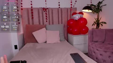 Snapshot of im_lunaluxe chatting on February 2026 01:09:01 PM Luna Luxe online show from February 2026 01:09:01 PM