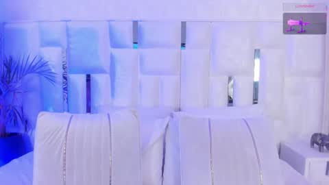 Snapshot of im_nika_ chatting on November 2025 01:00:01 PM Nika online show from November 2025 01:00:01 PM