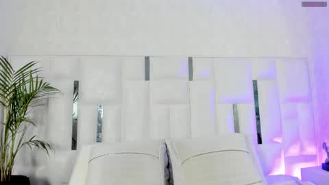 Snapshot of im_nika_ chatting on December 2025 12:44:02 PM Nika online show from December 2025 12:44:02 PM