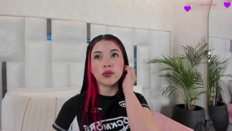 Nika online show from May 2026 12:33:01 PM