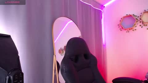 Snapshot of im_rosse_ chatting on October 2025 07:15:02 PM Jade Rosse online show from October 2025 07:15:02 PM