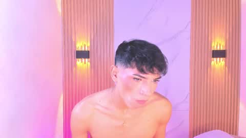 im_sebaslopez online show from November 2025 08:20:02 PM