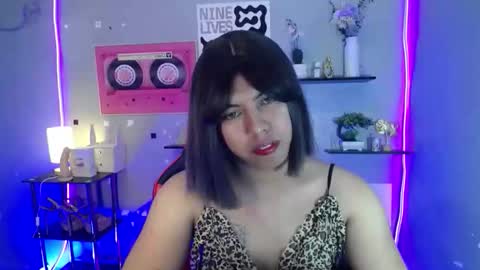 Snapshot of im_ur_girl_demure chatting on May 2026 06:13:01 PM kyline online show from May 2026 06:13:01 PM