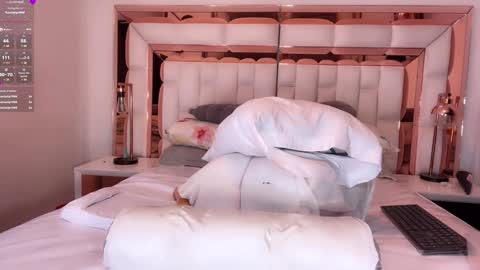 Snapshot of im_yours_01 chatting on January 2025 10:56:01 AM daniella online show from January 2025 10:56:01 AM