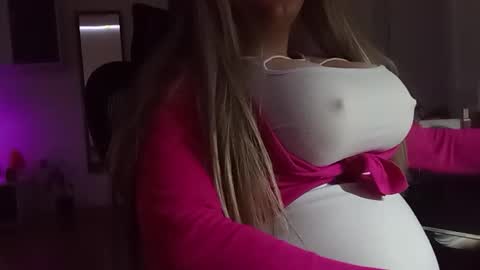 Snapshot of imangelamartin chatting on February 2026 11:53:02 PM ngela Sometimes online show from February 2026 11:53:02 PM