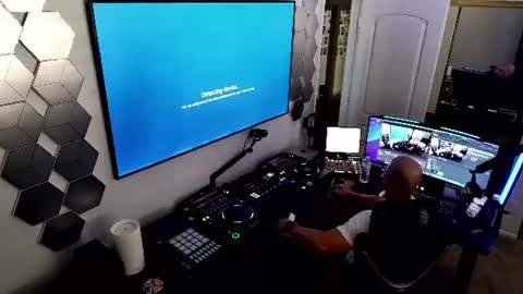 DJ Azra online show from July 2026 07:02:02 PM