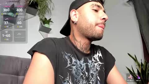 Snapshot of imferrerr chatting on February 2025 06:29:02 AM Felipe Ferrer online show from February 2025 06:29:02 AM