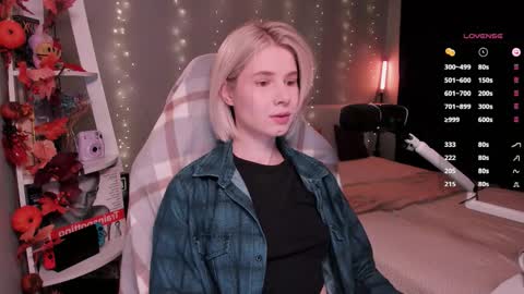 Mia online show from November 2025 09:53:02 AM