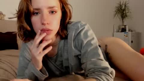 Snapshot of imogensy chatting on December 2025 03:46:01 AM my name Imo Fansly online show from December 2025 03:46:01 AM