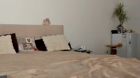 Snapshot of imogensy chatting on January 2026 04:43:02 PM my name Imo Fansly online show from January 2026 04:43:02 PM