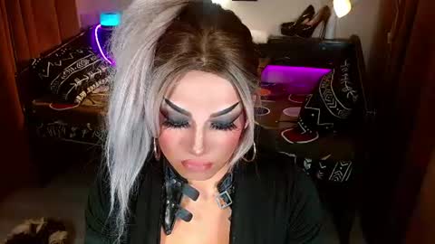 QUEEN MADI  online show from July 2026 02:05:01 PM