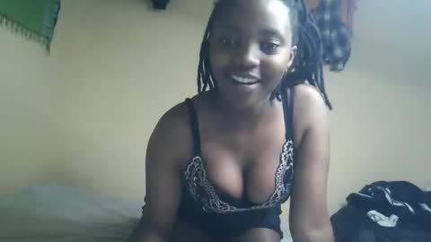 Snapshot of imyour_girl chatting on October 2025 12:43:02 AM Im sonny online show from October 2025 12:43:02 AM