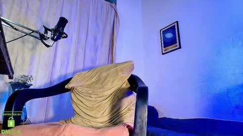 Snapshot of imyourg0d chatting on September 2025 02:37:01 AM Daniel thumb up me please its important Im new INDEPENDENT MODEL online show from September 2025 02:37:01 AM