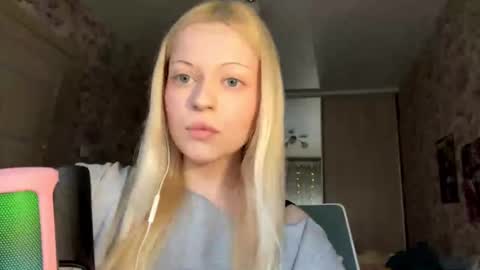 Snapshot of inamillsap chatting on February 2026 12:48:02 PM Lola online show from February 2026 12:48:02 PM