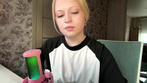 Lola online show from March 2026 12:05:01 PM