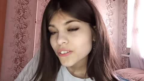 Snapshot of inamongrain chatting on April 2026 10:42:01 AM Mia online show from April 2026 10:42:01 AM