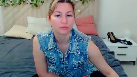 incredible_ariela online show from April 2026 11:31:01 AM