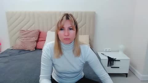 incredible_ariela online show from May 2026 10:33:02 AM