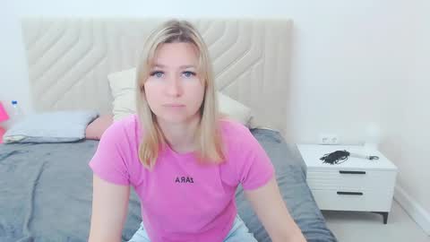 incredible_ariela online show from June 2026 06:37:02 AM