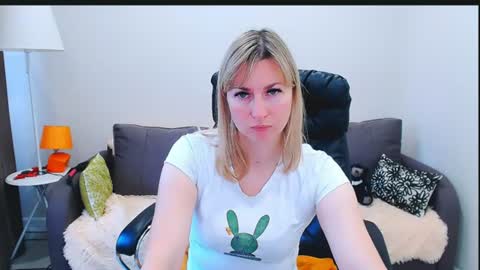 incredible_ariela online show from July 2026 09:51:02 AM