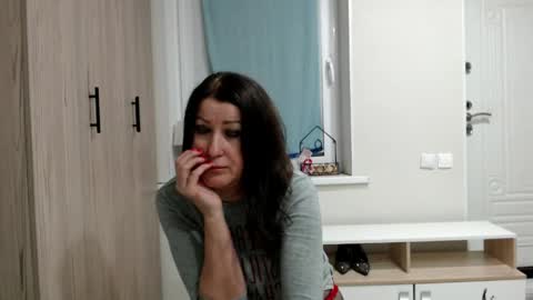Della online show from May 2026 09:22:02 PM