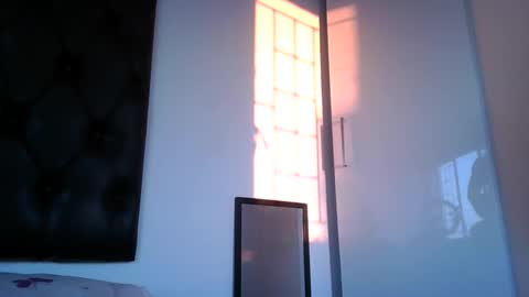 Snapshot of indanbella19 chatting on June 2026 05:05:02 AM indanbella19 online show from June 2026 05:05:02 AM