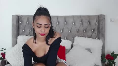 Jazmin online show from February 2025 06:46:01 PM