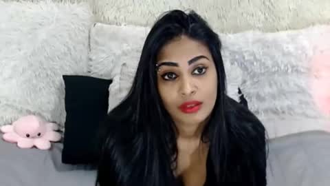 Jazmin online show from May 2026 11:12:03 PM