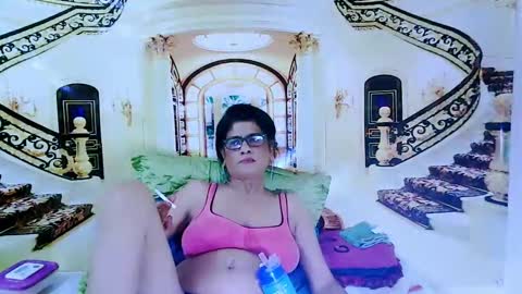 Femiez online show from December 2024 01:06:02 PM