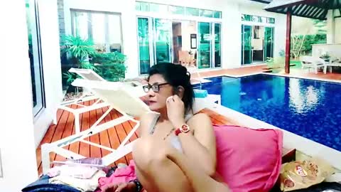 Femiez online show from December 2024 12:42:01 PM