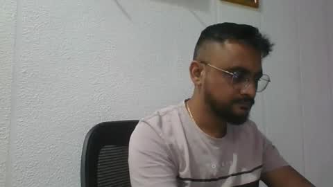 Snapshot of indianlover1433 chatting on November 2025 04:23:02 AM Indian lover online show from November 2025 04:23:02 AM