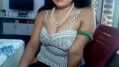 Snapshot of indianrads9 chatting on April 2026 06:33:01 AM Radha online show from April 2026 06:33:01 AM